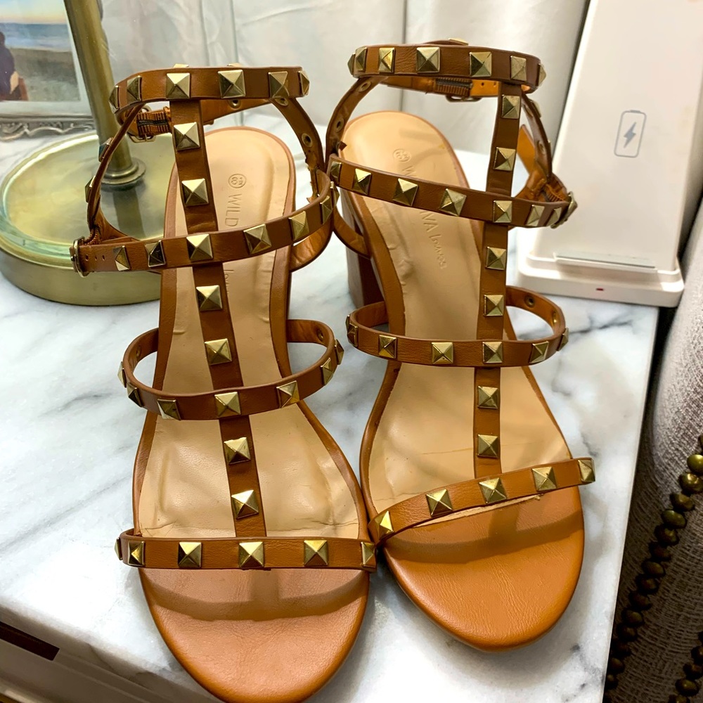 Studded Rockstud like Block Heel Sandals